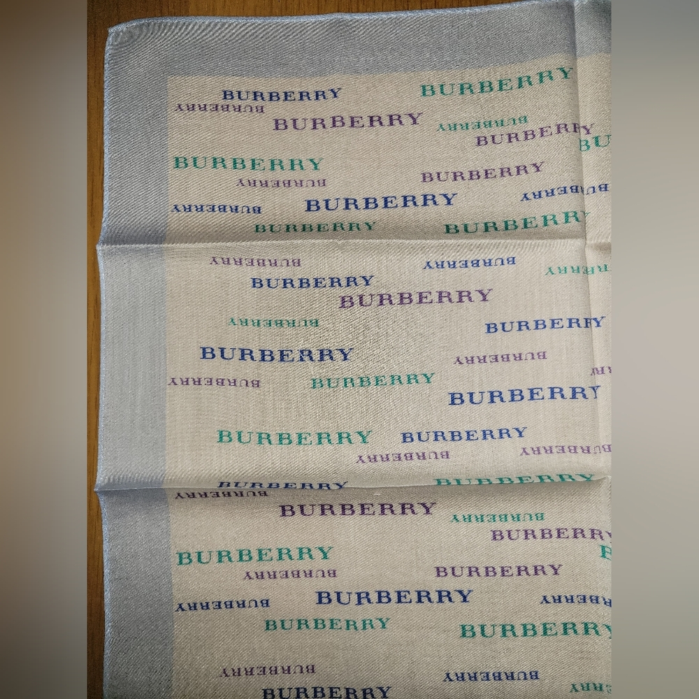 Burberry Vintage Scarf - Picture 5 of 7